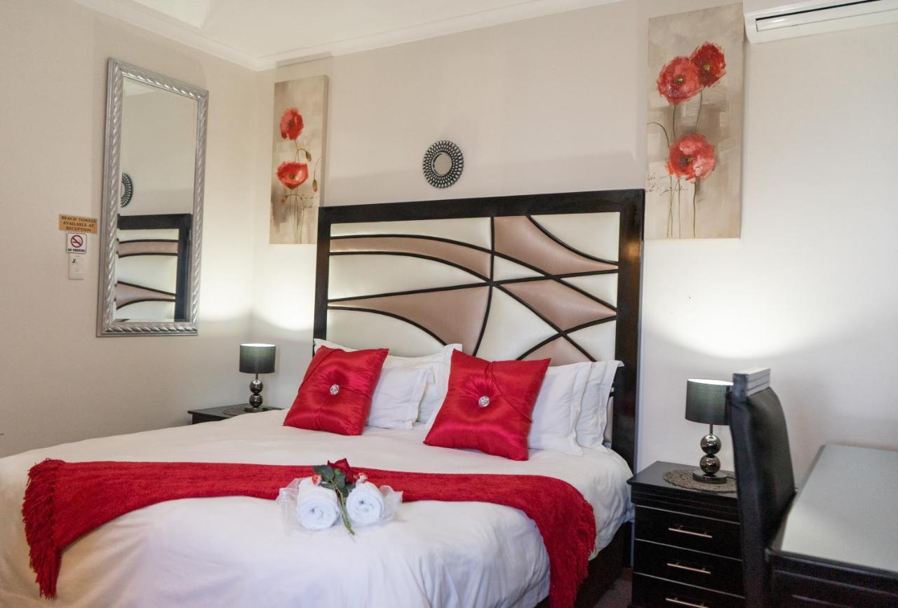 Bar-T-Nique Guest House Mosselbaai Buitenkant foto