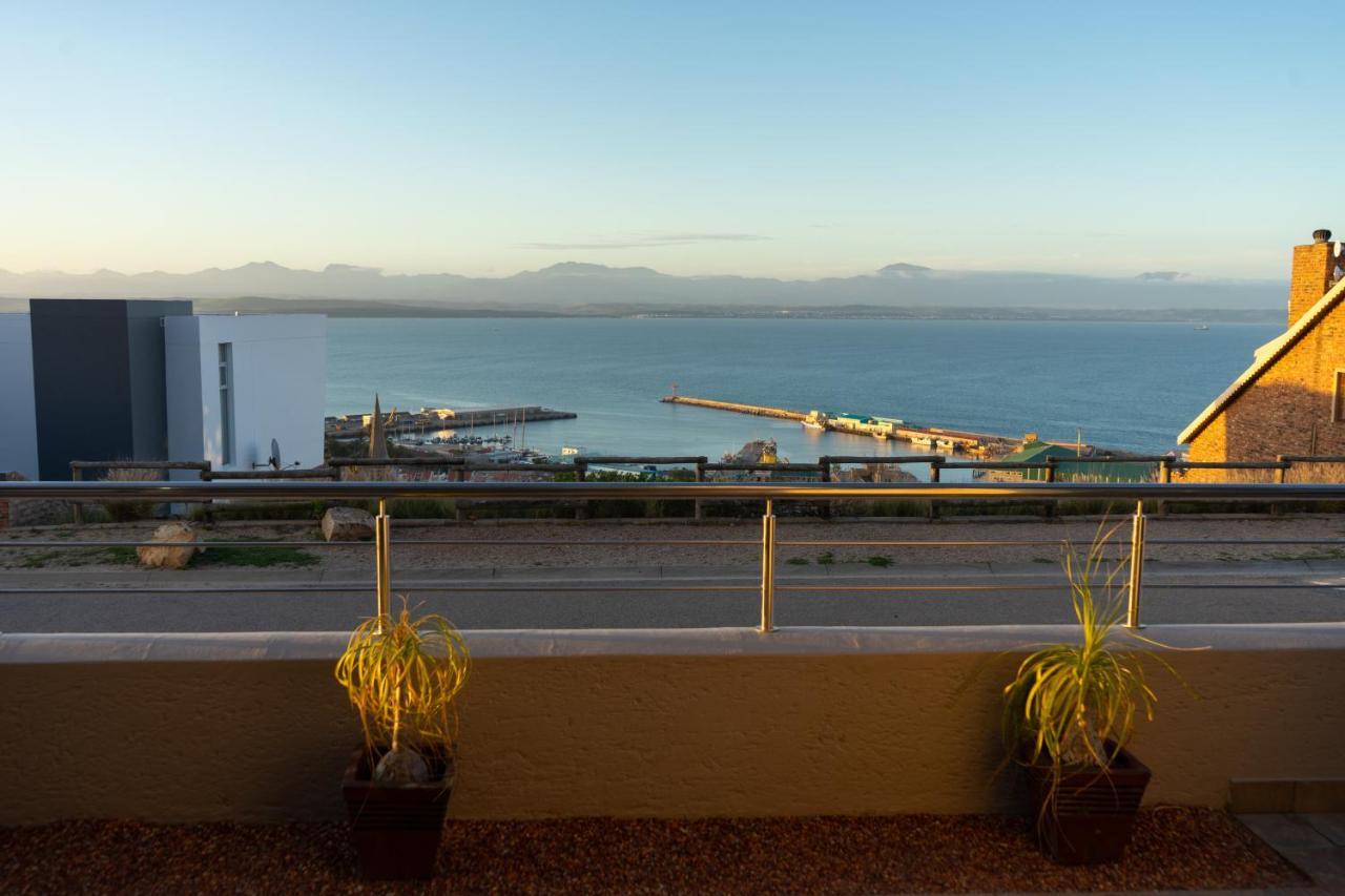Bar-T-Nique Guest House Mosselbaai Buitenkant foto