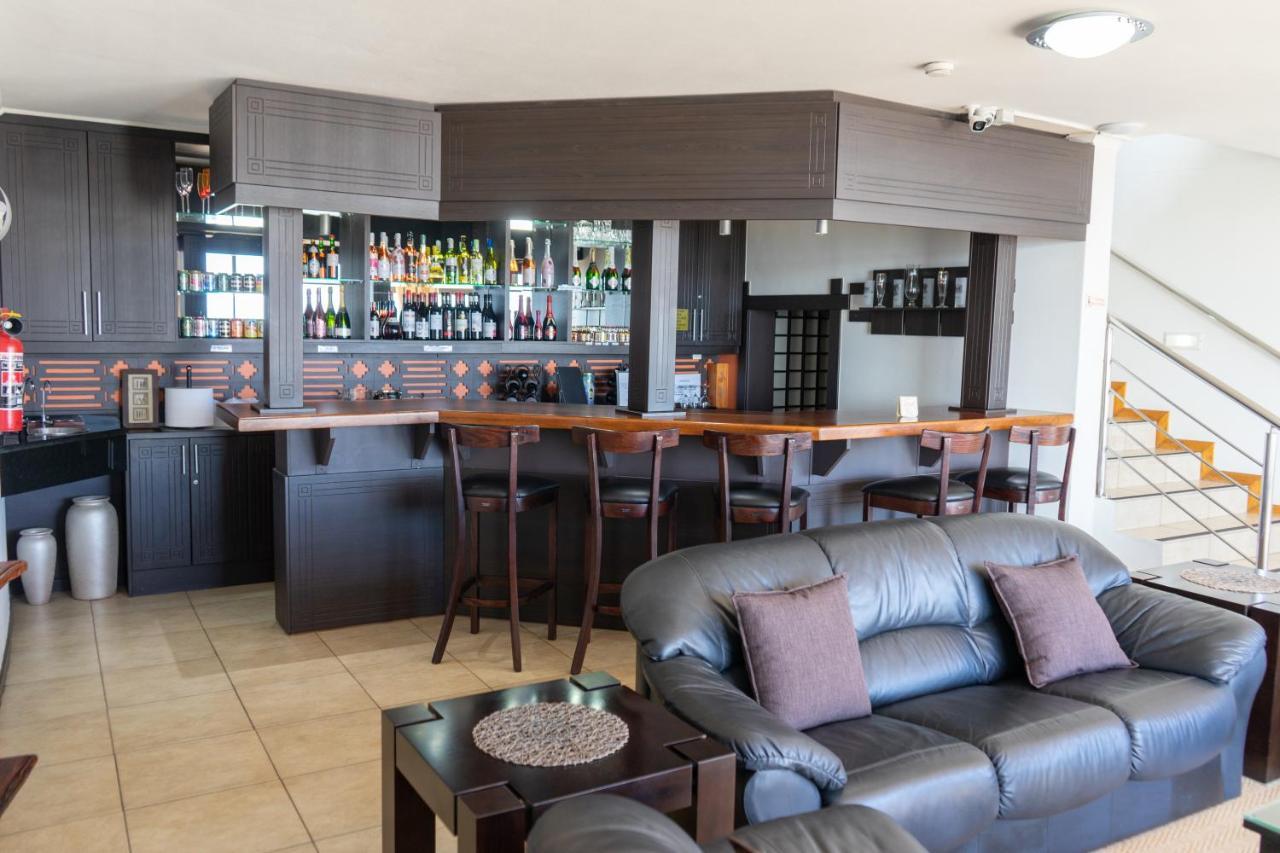 Bar-T-Nique Guest House Mosselbaai Buitenkant foto