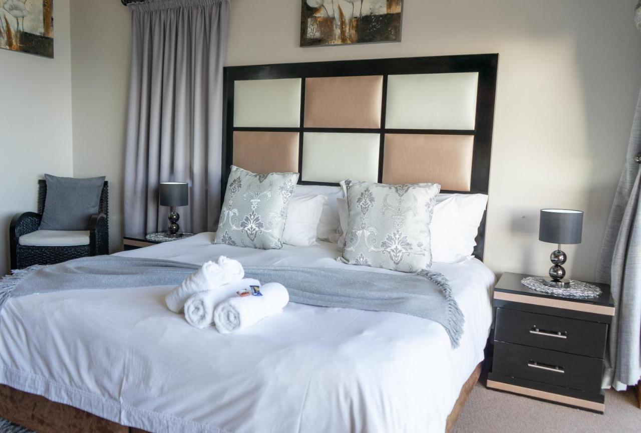 Bar-T-Nique Guest House Mosselbaai Buitenkant foto