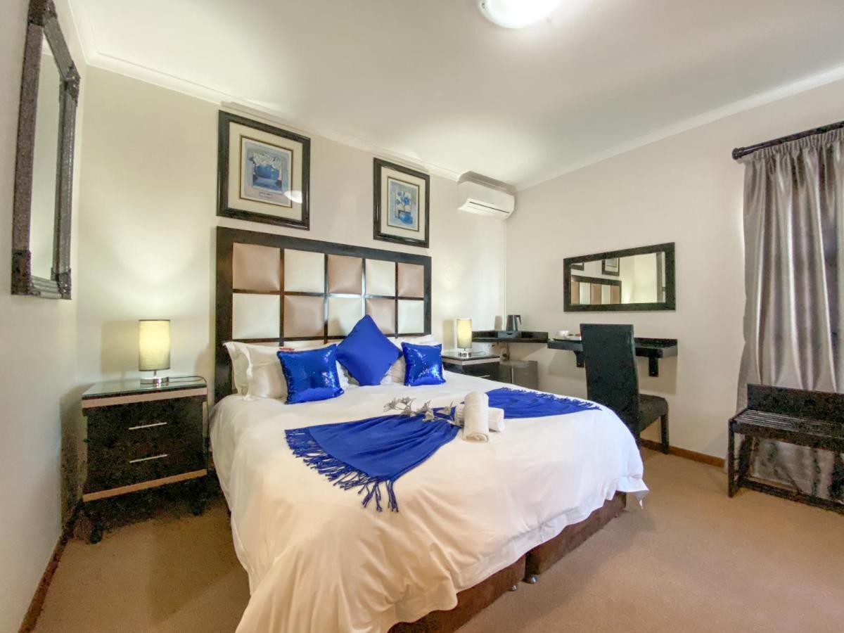 Bar-T-Nique Guest House Mosselbaai Buitenkant foto