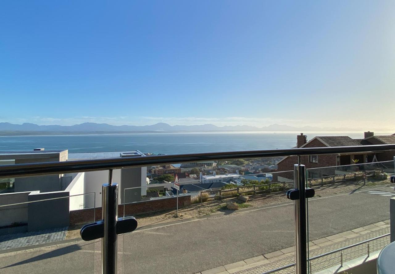 Bar-T-Nique Guest House Mosselbaai Buitenkant foto